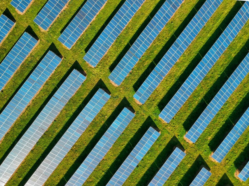 Ireland has reached a renewable energy milestone of 1 gigawatt of solar power. SolarSmart is proud to play a part in Ireland reaching its net zero emission goals.